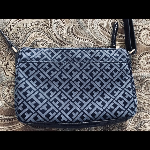 BRAND NEW Tommy Hilfiger handbag - Picture 4 of 4